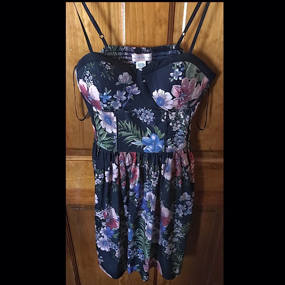 Brand of gypsies, spaghetti strap dress with floral flowers and padding, Size L